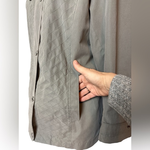 Alia petite spring jacket in Taupe - Picture 6 of 15